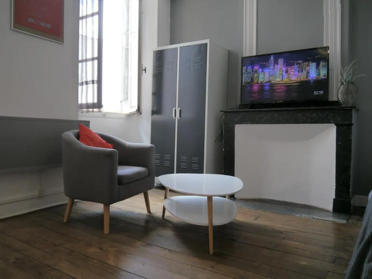 Appartement Hypercentre Tarbes - 2 Grandes Chambres 0*,