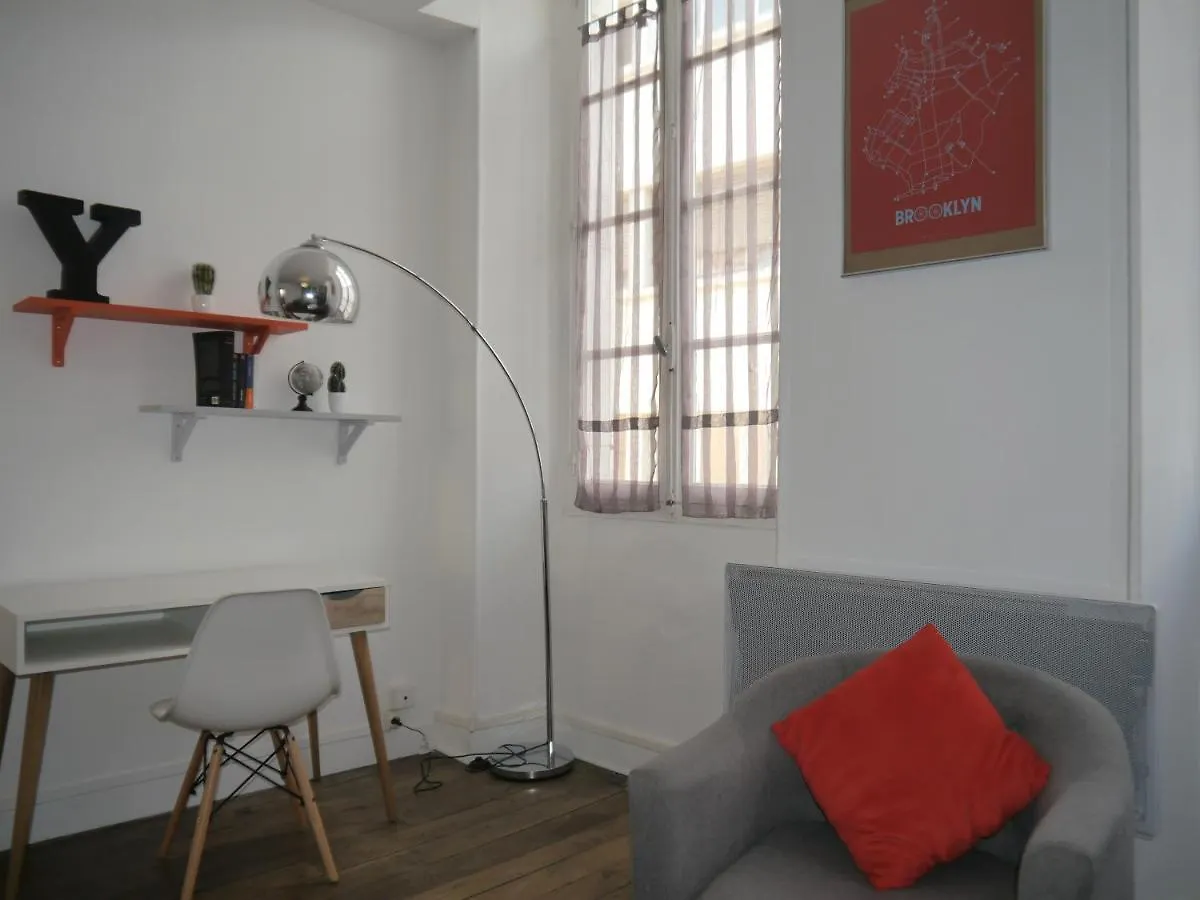 Appartement Hypercentre Tarbes - 2 Grandes Chambres