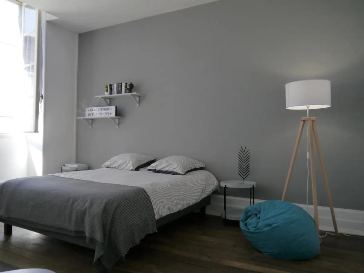 Appartement Hypercentre Tarbes - 2 Grandes Chambres 0*,  Frankrijk