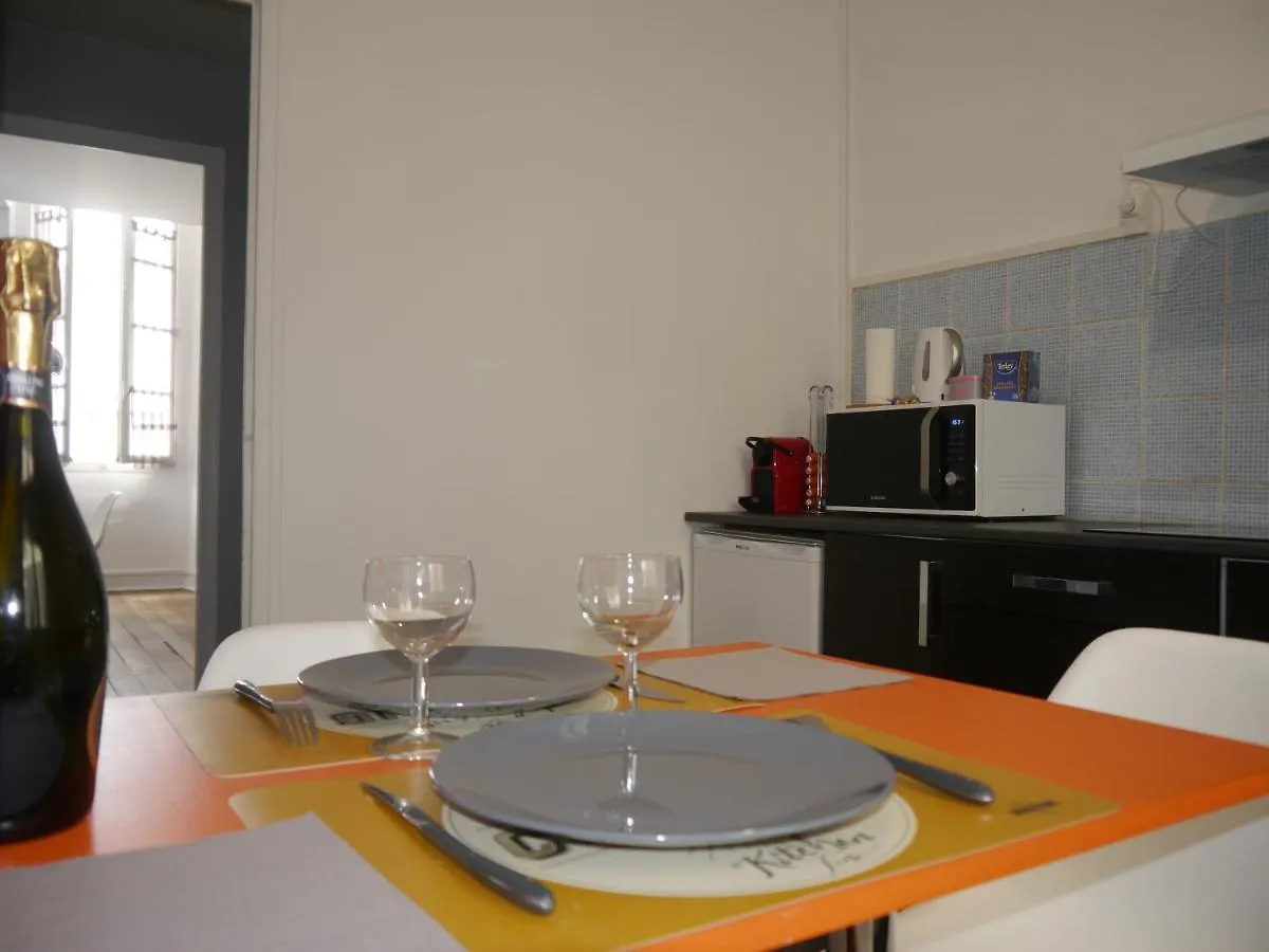 Appartement Hypercentre Tarbes - 2 Grandes Chambres